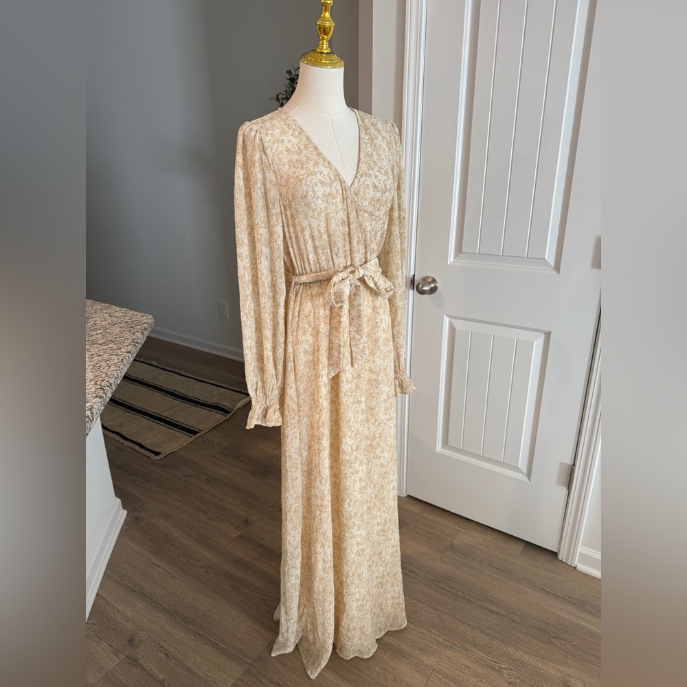 Elegant Cream Maxi Dress